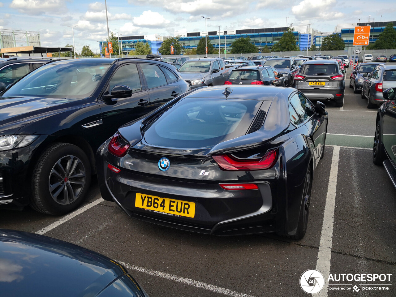 BMW i8