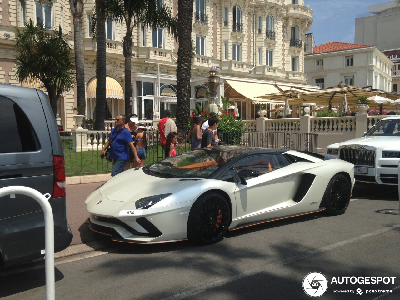 Lamborghini Aventador S LP740-4 Roadster