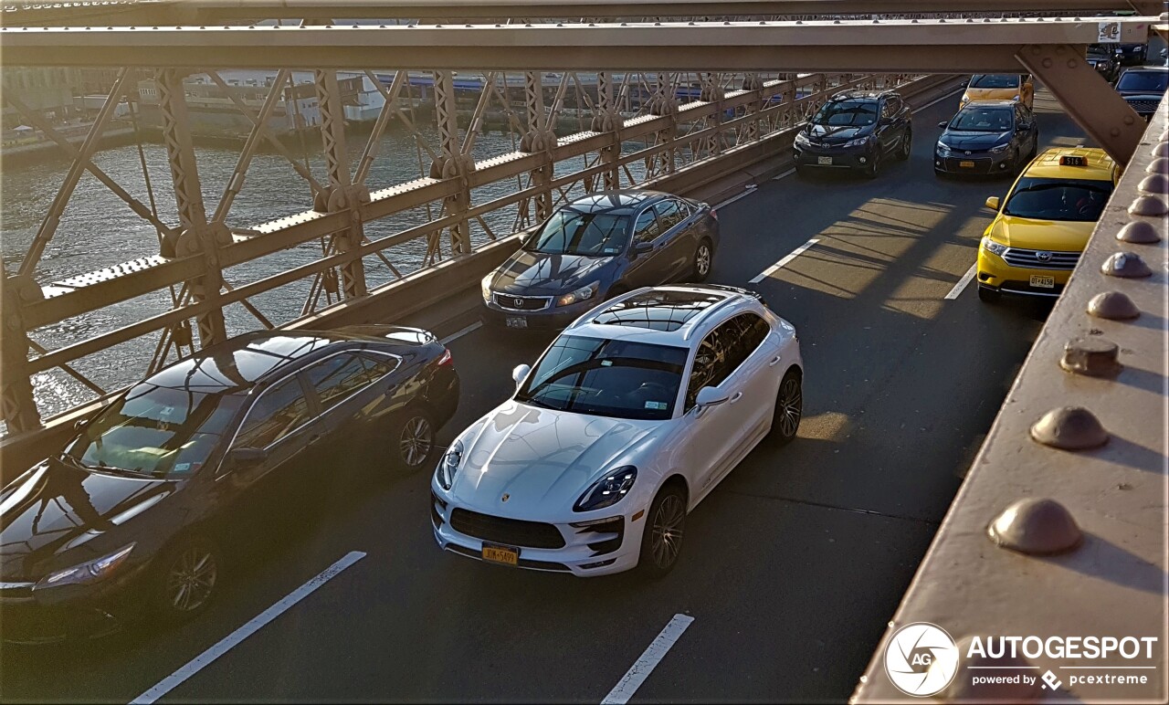 Porsche 95B Macan GTS