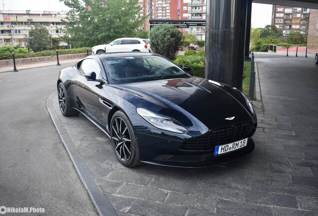 Aston Martin DB11