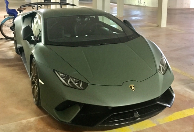 Lamborghini Huracán LP640-4 Performante