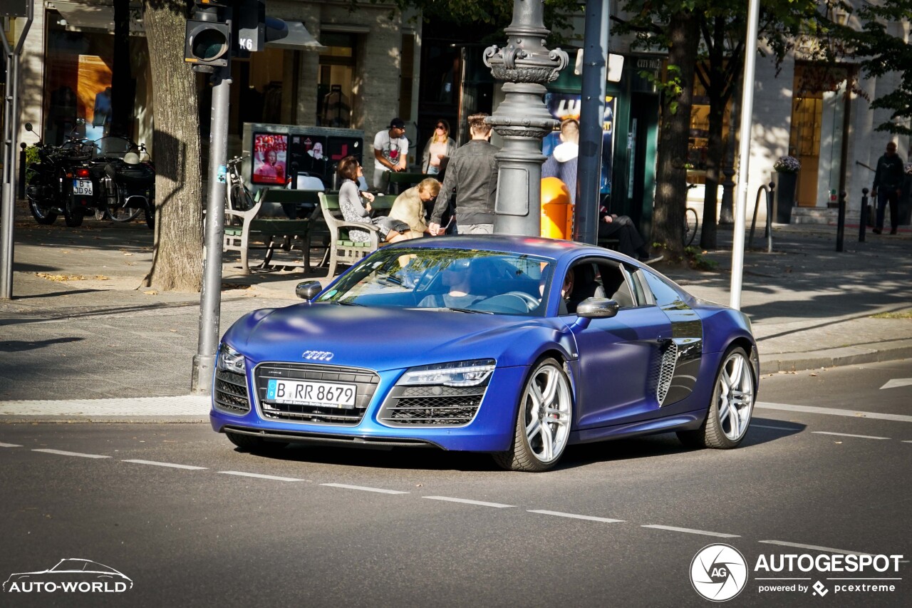 Audi R8 V10 Plus 2013