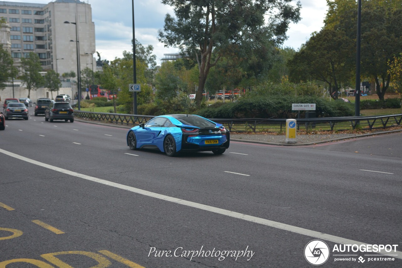 BMW i8