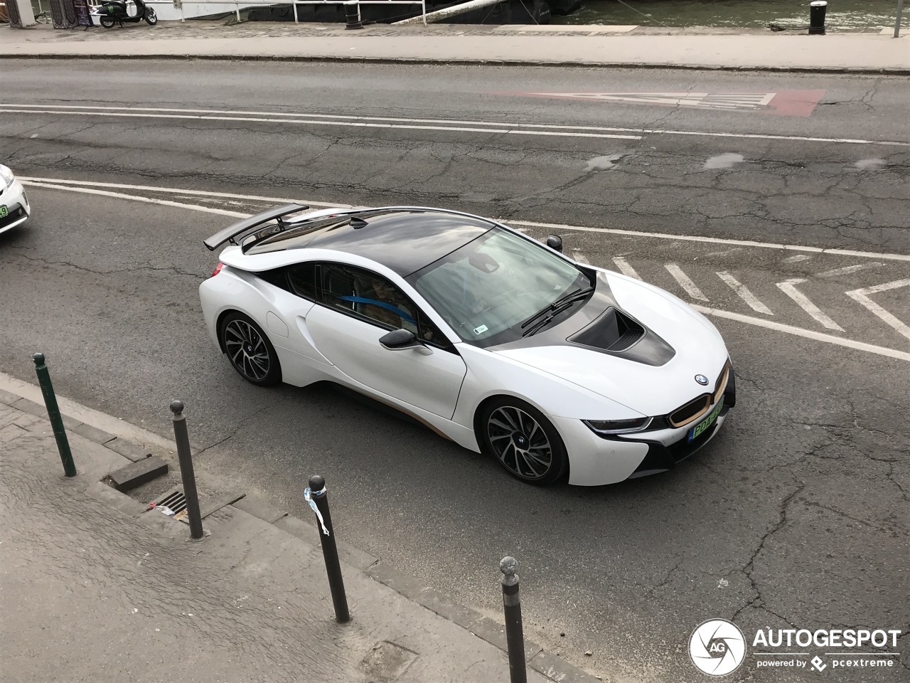 BMW i8