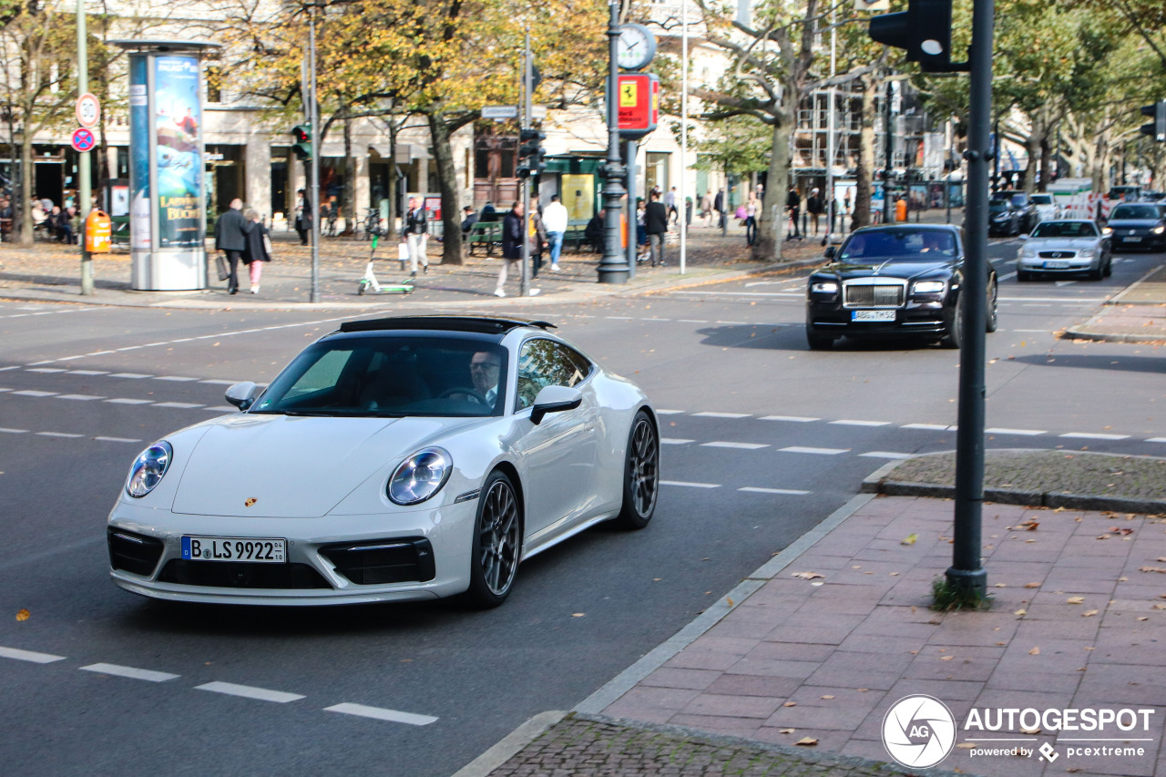 Porsche 992 Carrera 4S