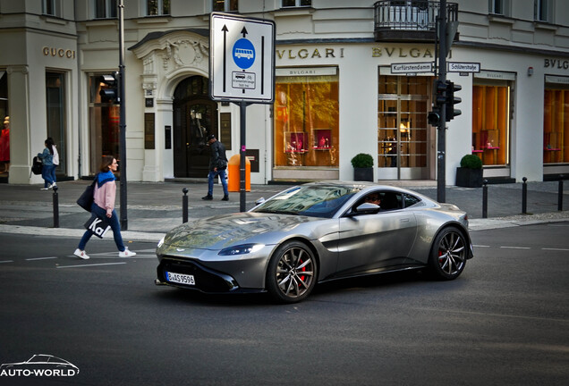 Aston Martin V8 Vantage 2018