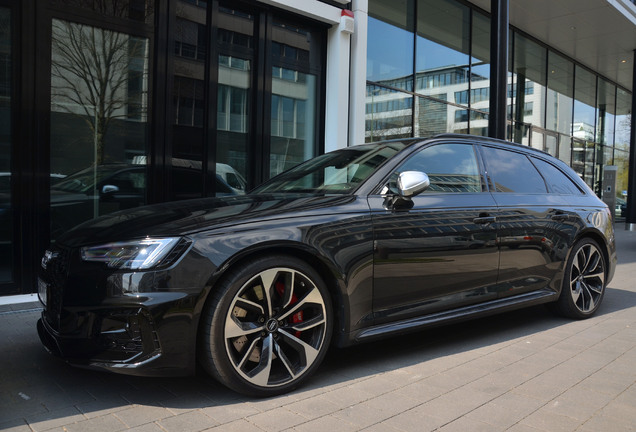 Audi RS4 Avant B9