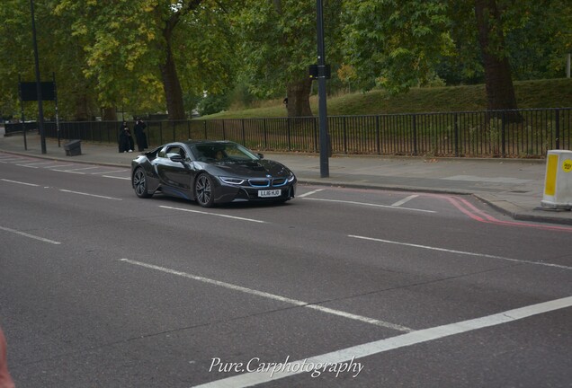 BMW i8