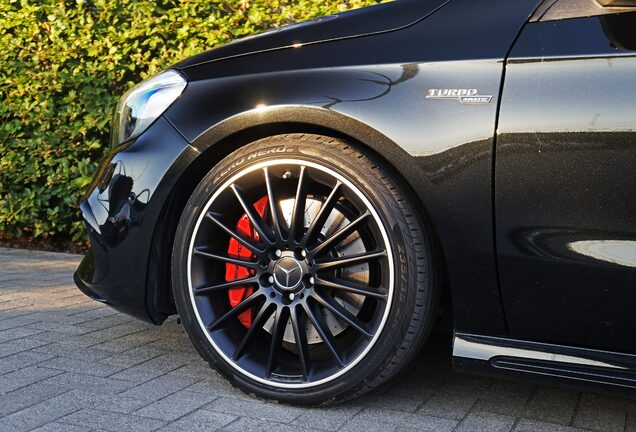 Mercedes-AMG A 45 W176 2015