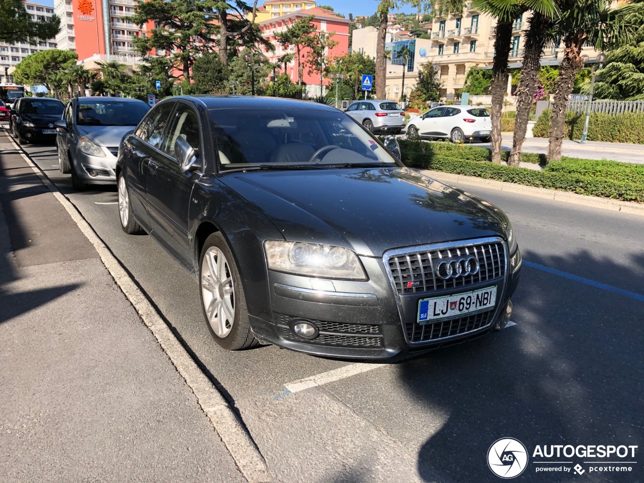 Audi S8 D3