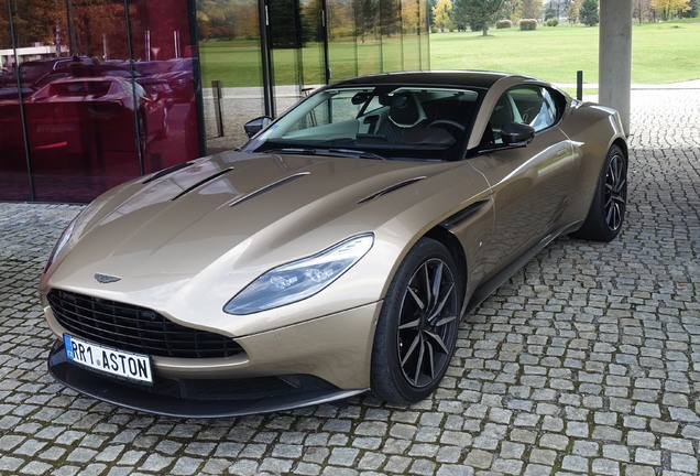 Aston Martin DB11