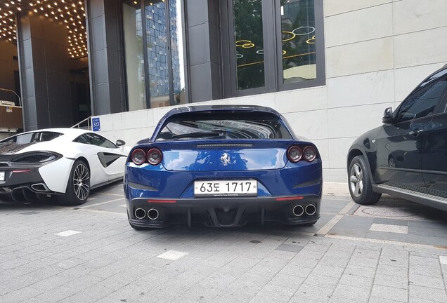 Ferrari GTC4Lusso T