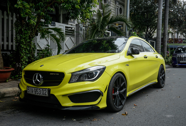 Mercedes-Benz CLA 45 AMG C117