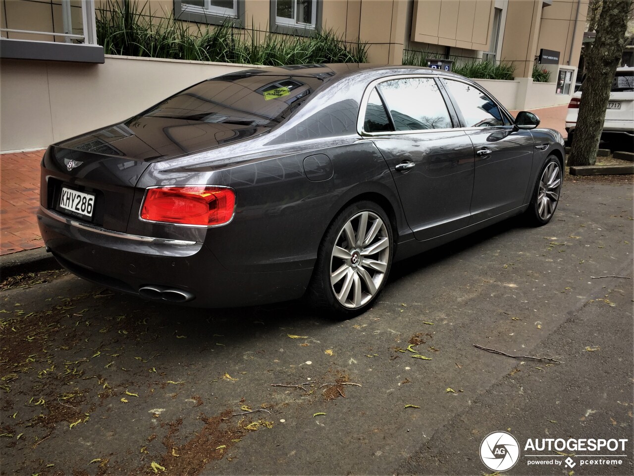 Bentley Flying Spur V8