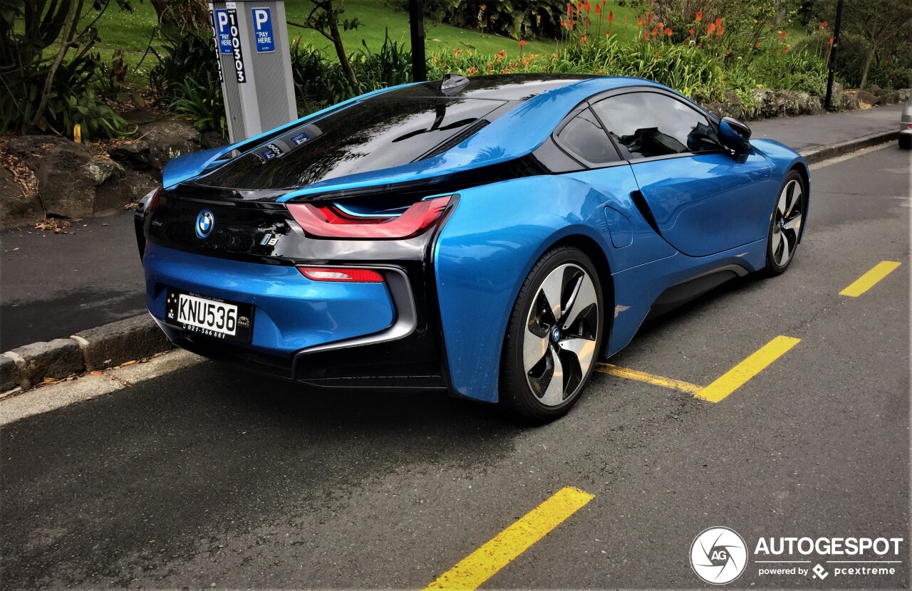 BMW i8