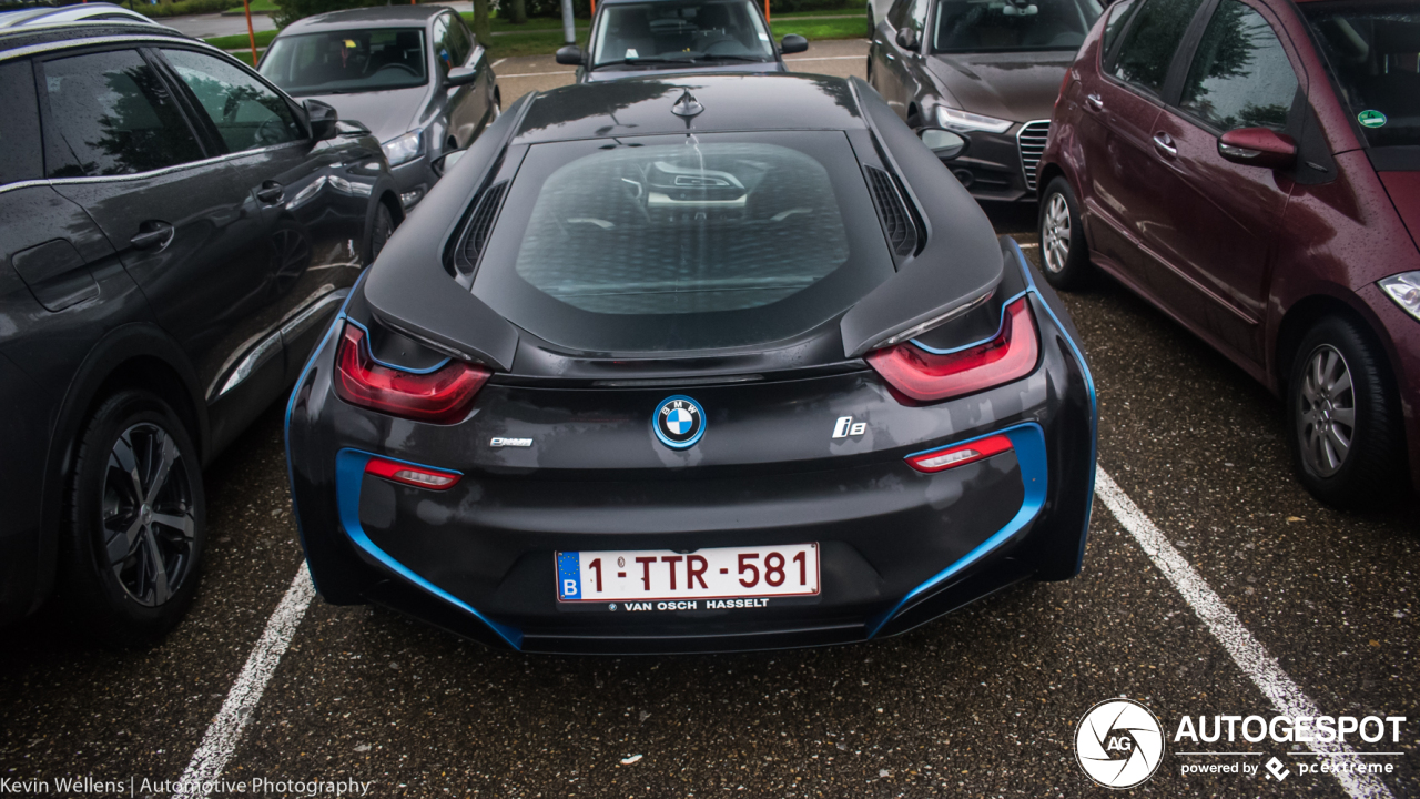 BMW i8