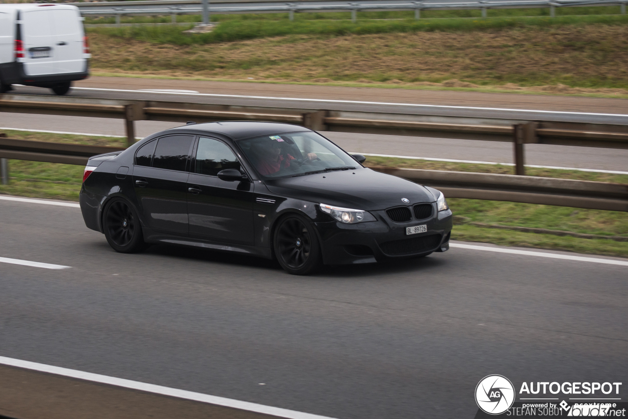 BMW M5 E60 2005