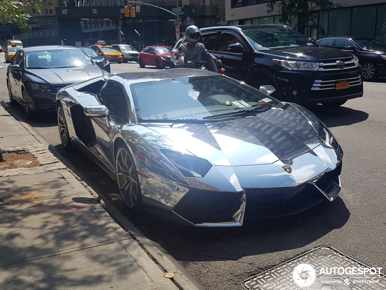 Lamborghini Aventador LP700-4 Roadster