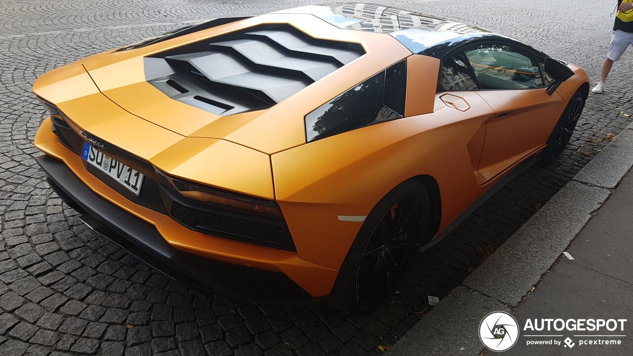 Lamborghini Aventador S LP740-4