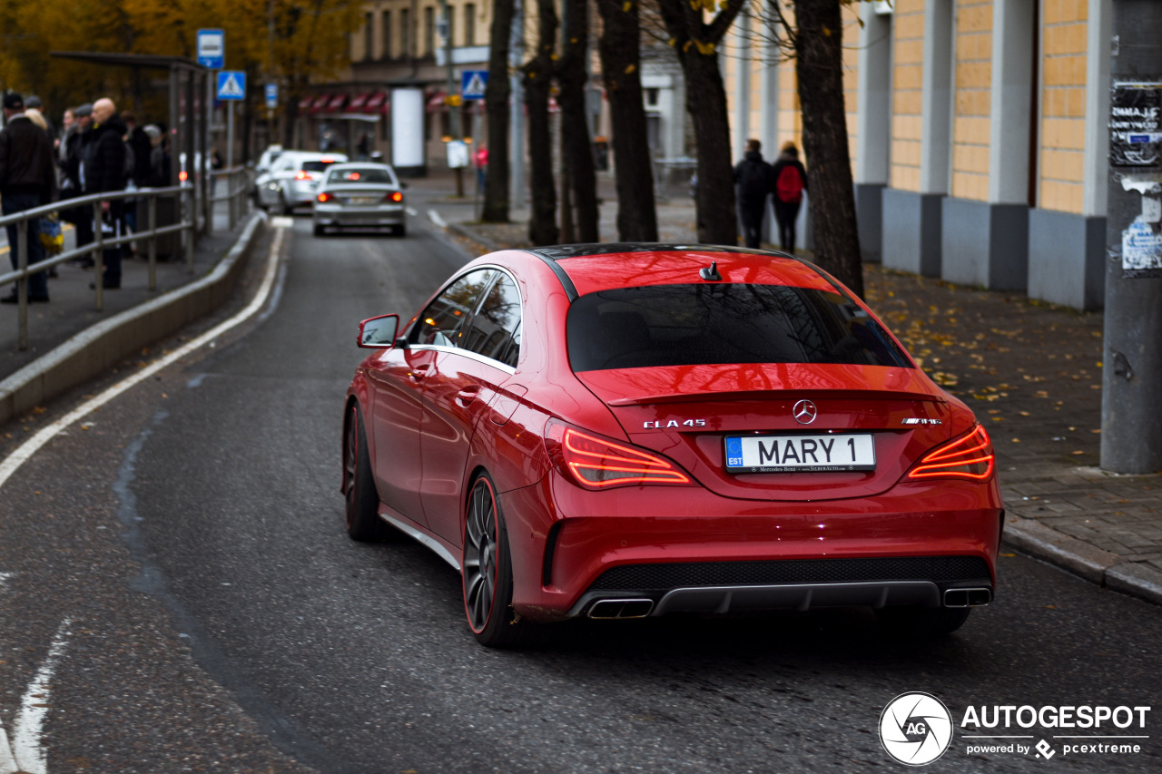 Mercedes-Benz CLA 45 AMG C117