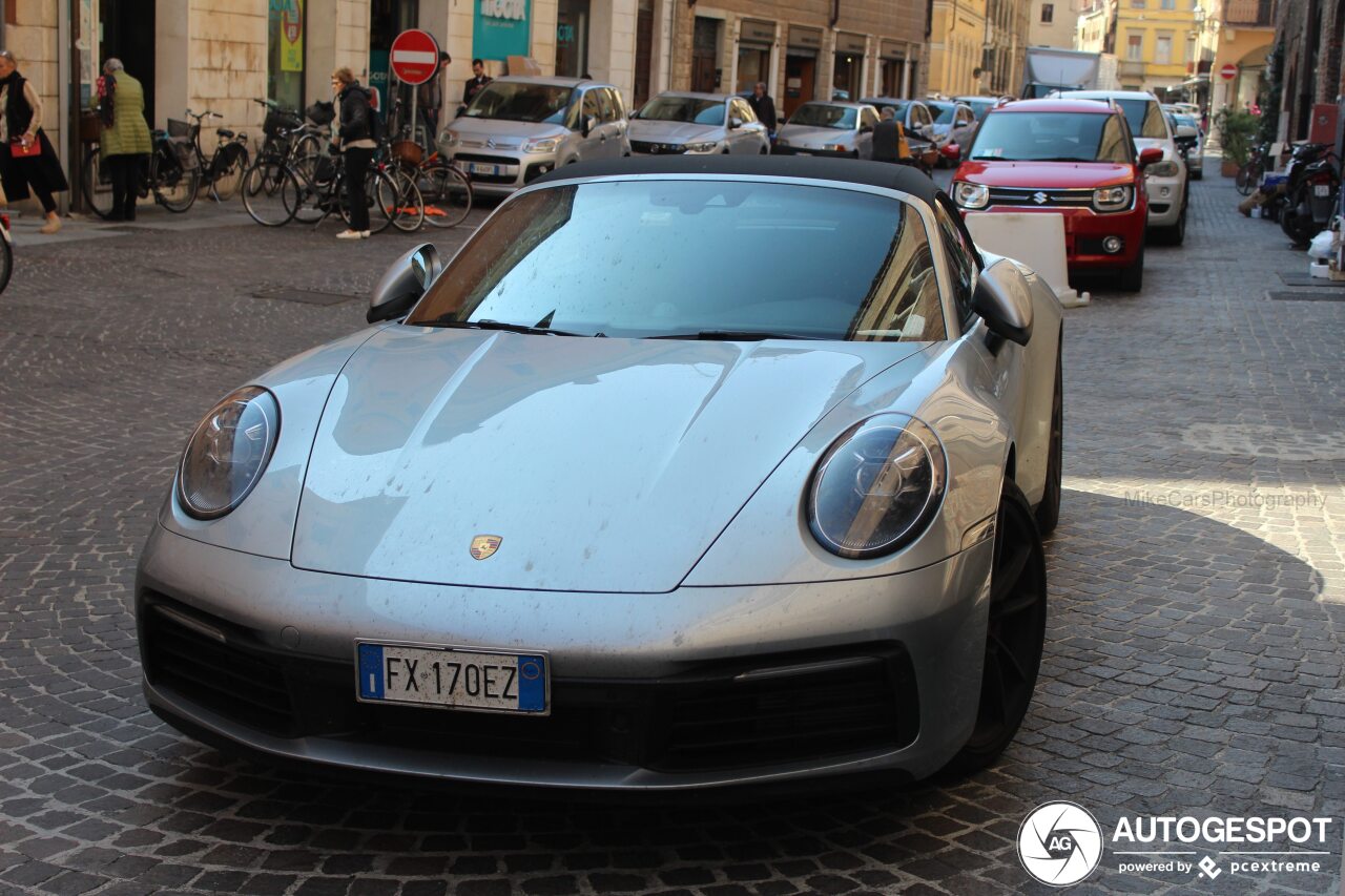 Porsche 992 Carrera 4S Cabriolet