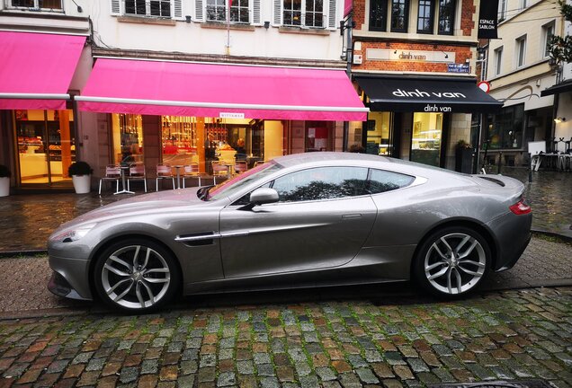 Aston Martin Vanquish 2013