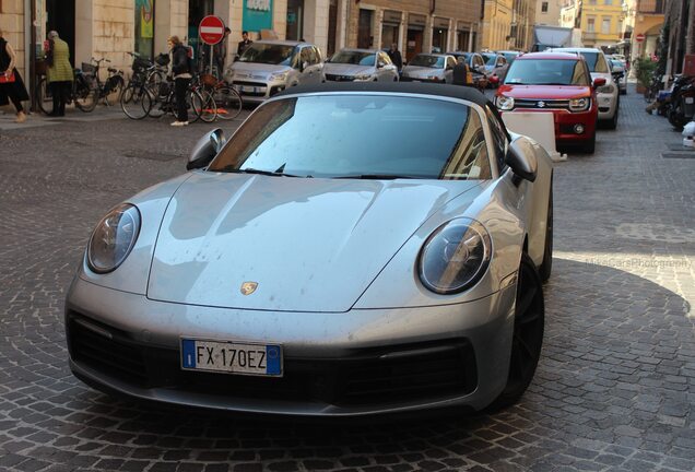 Porsche 992 Carrera 4S Cabriolet