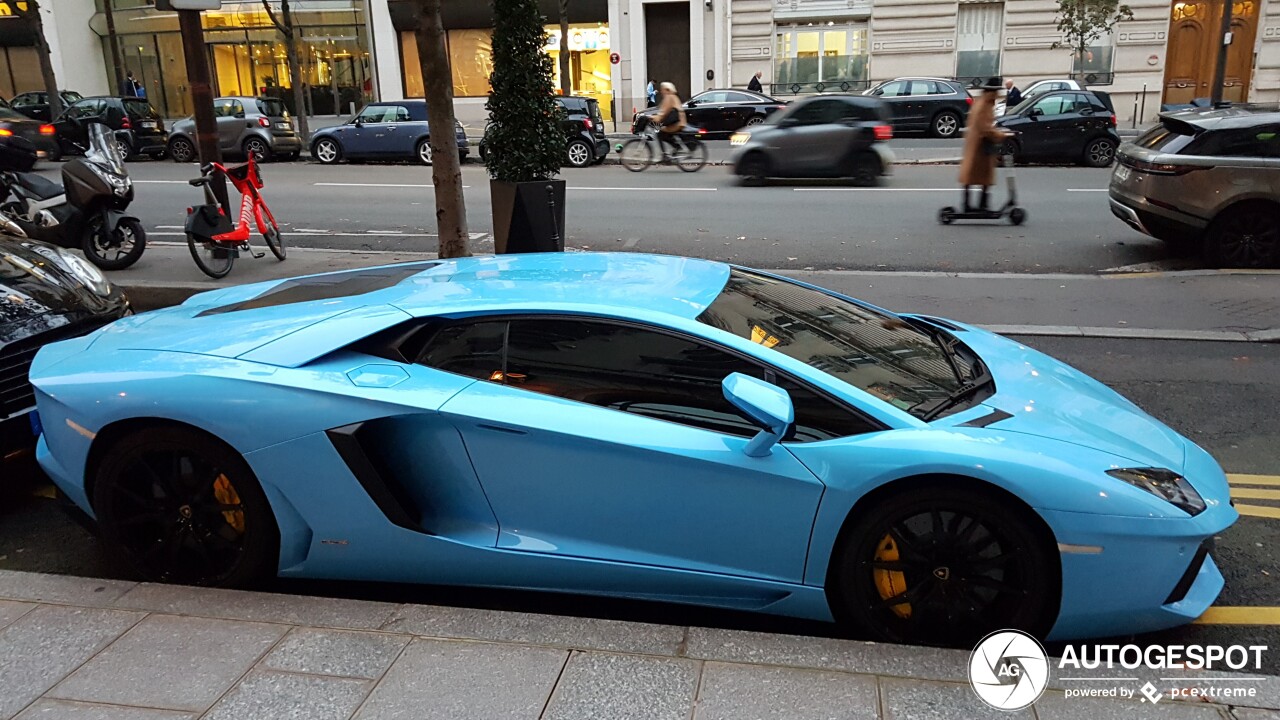 Lamborghini Aventador LP700-4