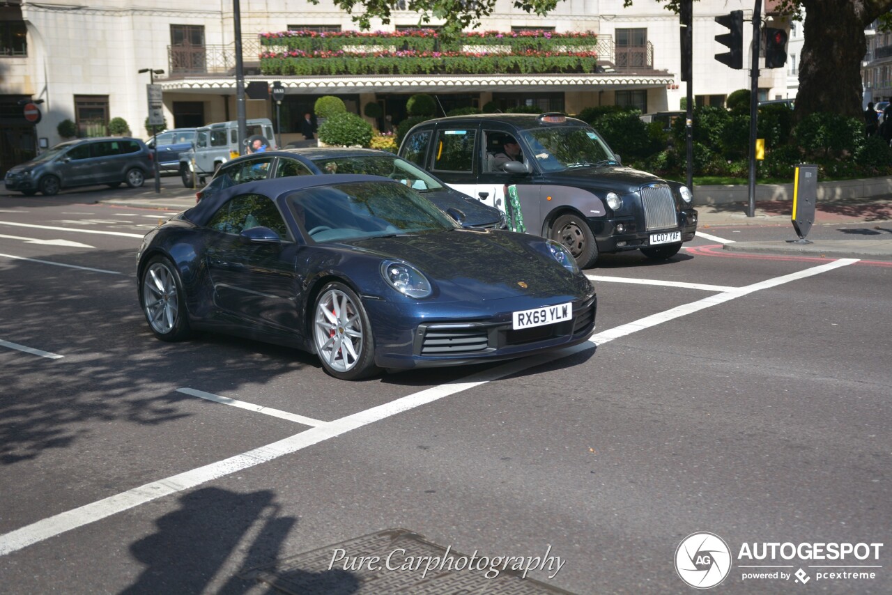 Porsche 992 Carrera 4S Cabriolet