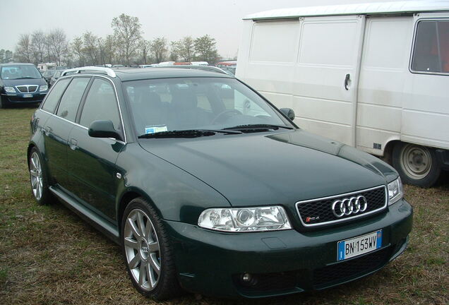 Audi RS4 Avant B5