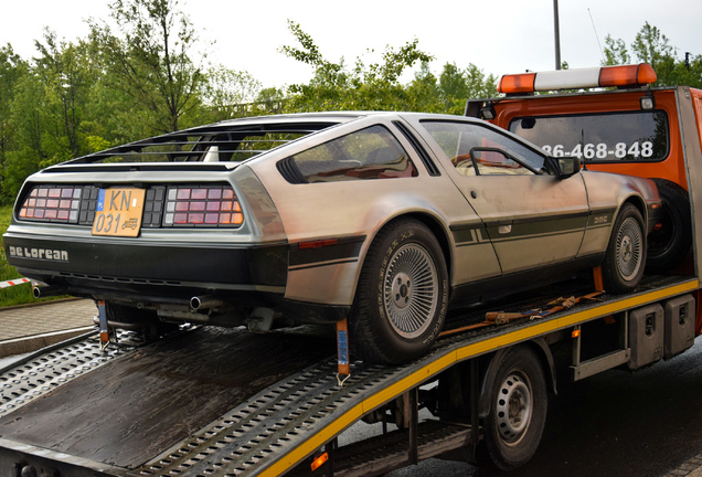 DeLorean DMC-12