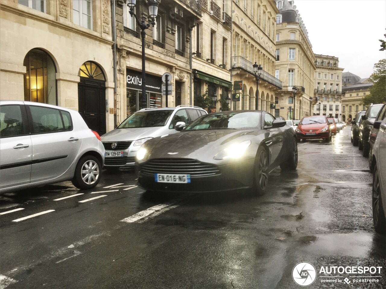 Aston Martin DB11