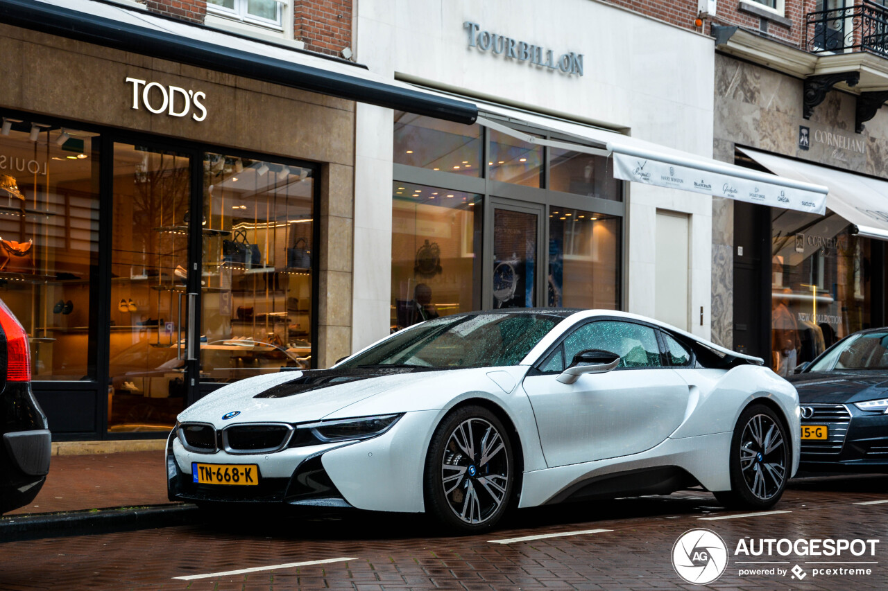 BMW i8