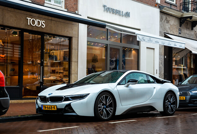 BMW i8