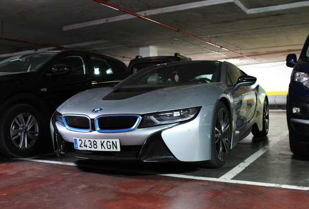 BMW i8