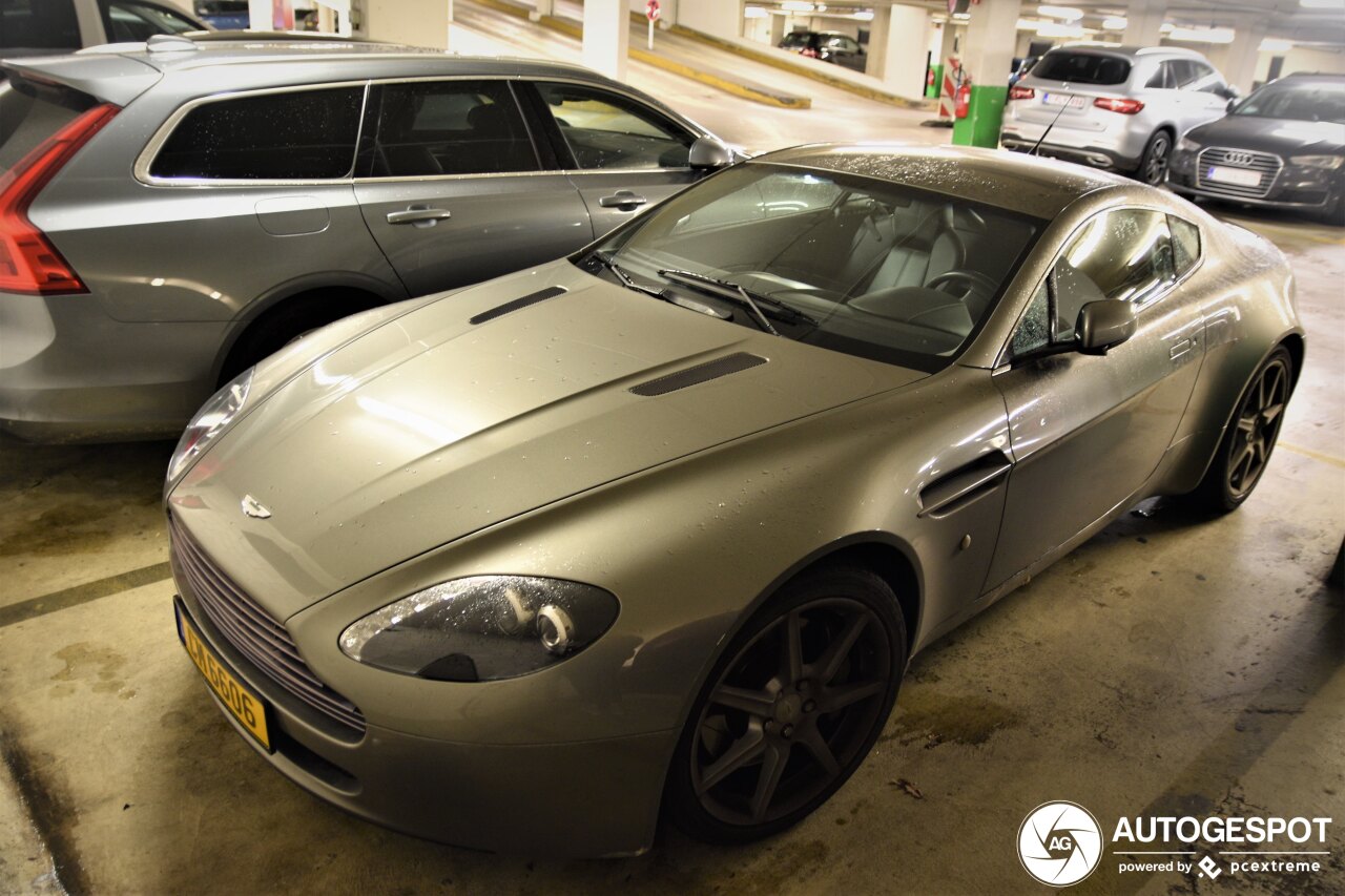 Aston Martin V8 Vantage