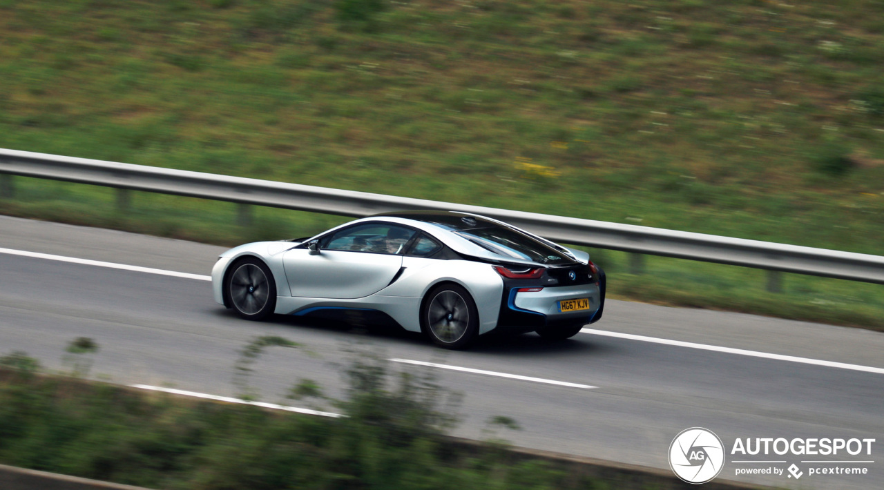 BMW i8