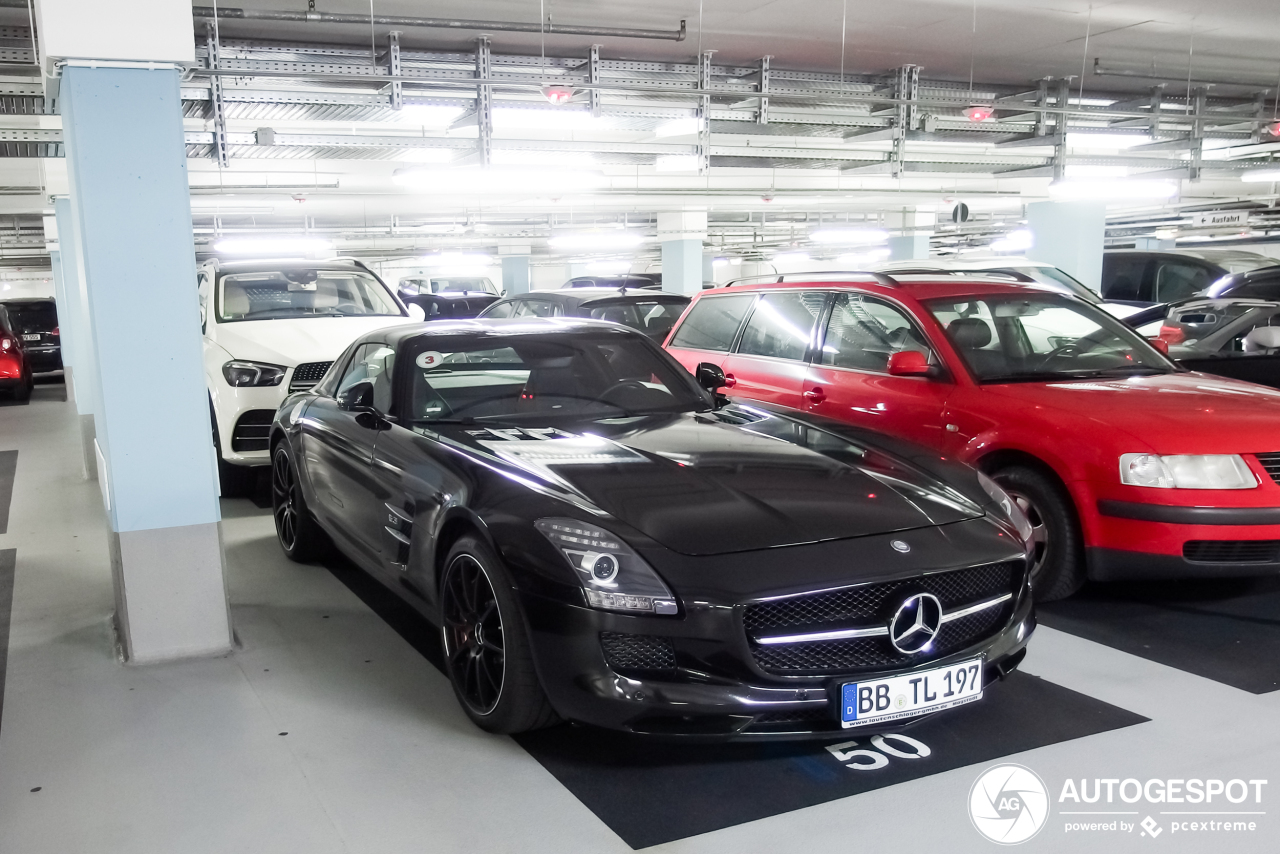 Mercedes-Benz SLS AMG