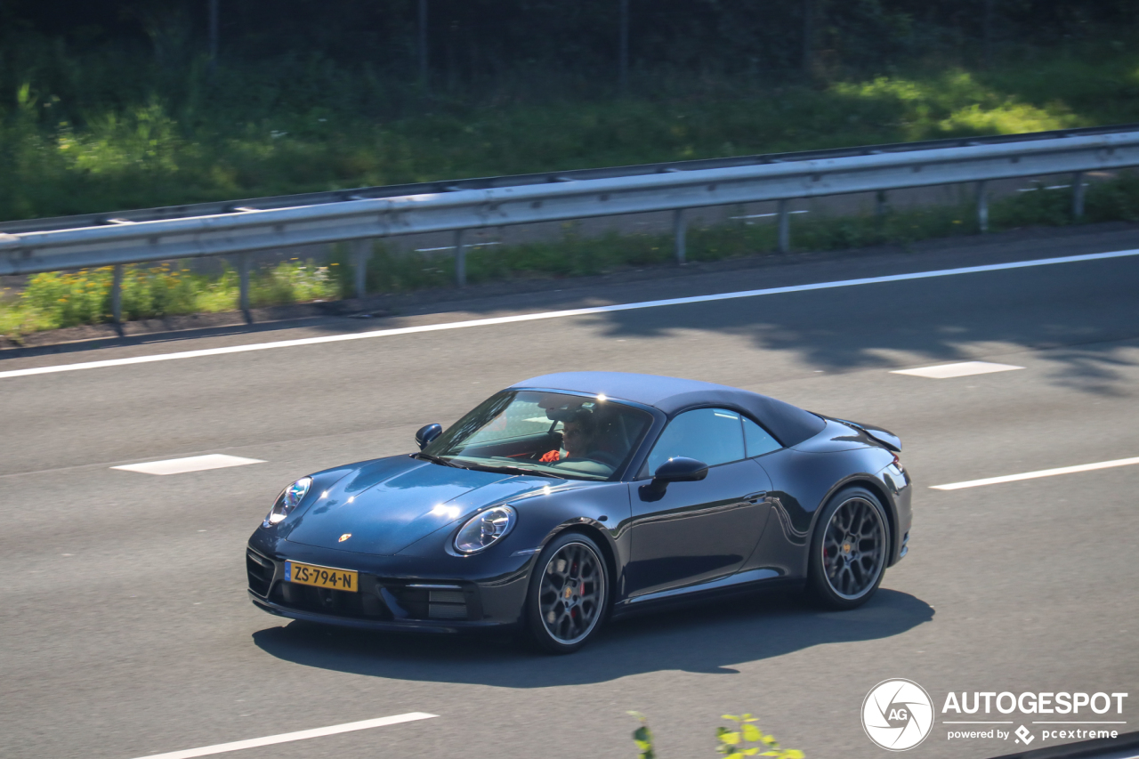 Porsche 992 Carrera 4S Cabriolet