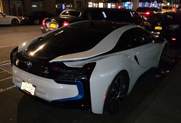 BMW i8