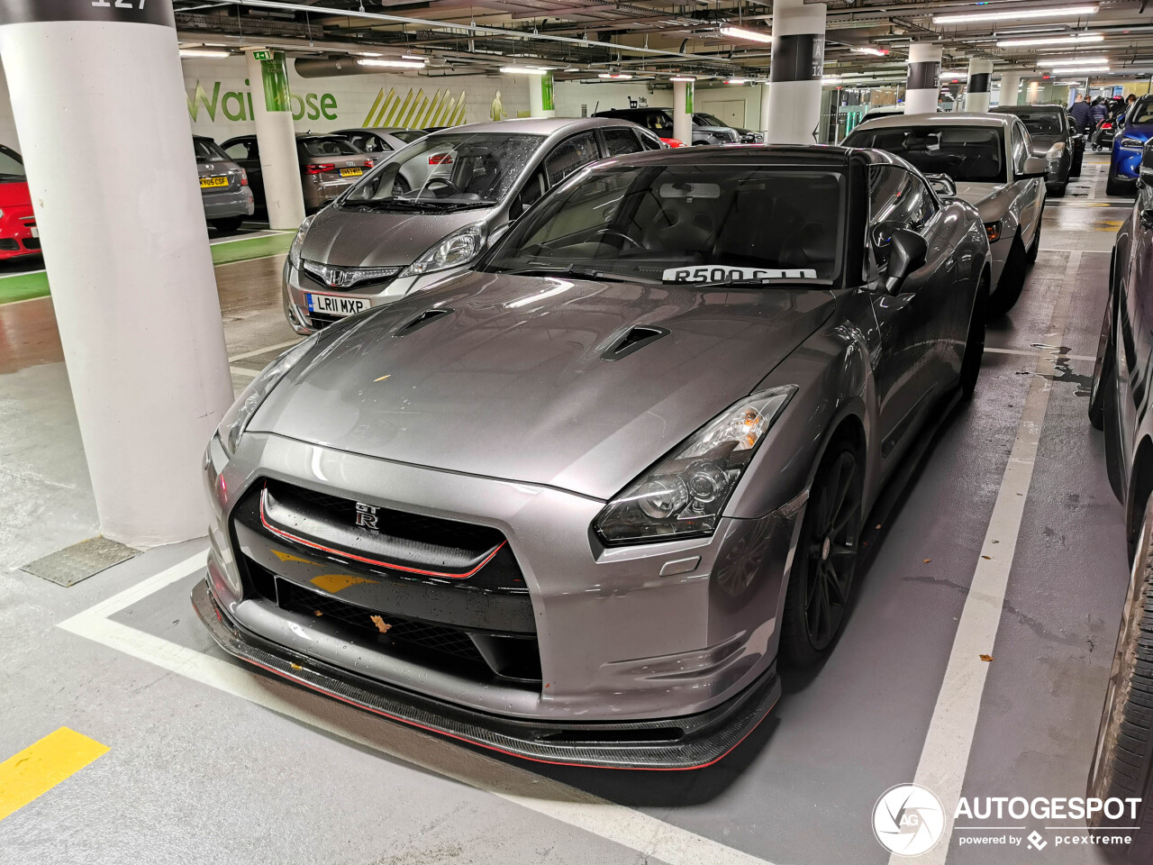 Nissan GT-R