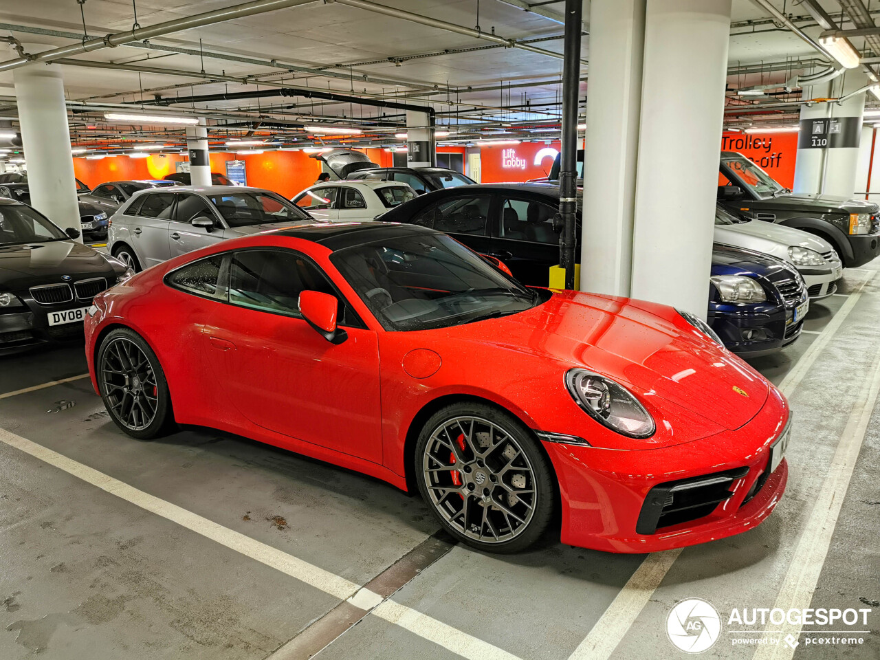 Porsche 992 Carrera 4S