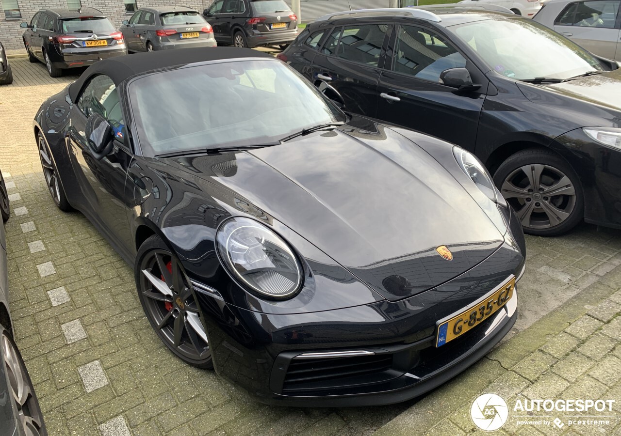 Porsche 992 Carrera 4S Cabriolet