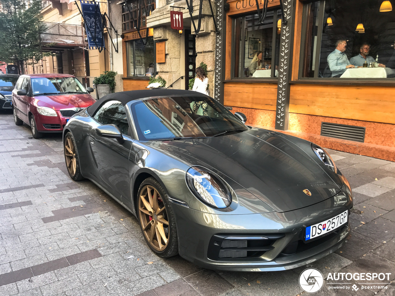 Porsche 992 Carrera 4S Cabriolet