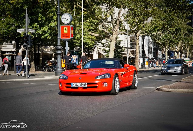 Dodge Viper SRT-10 Roadster 2003