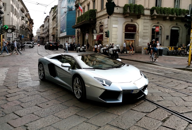 Lamborghini Aventador LP700-4 Roadster