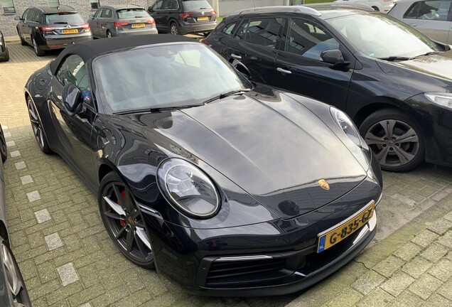 Porsche 992 Carrera 4S Cabriolet