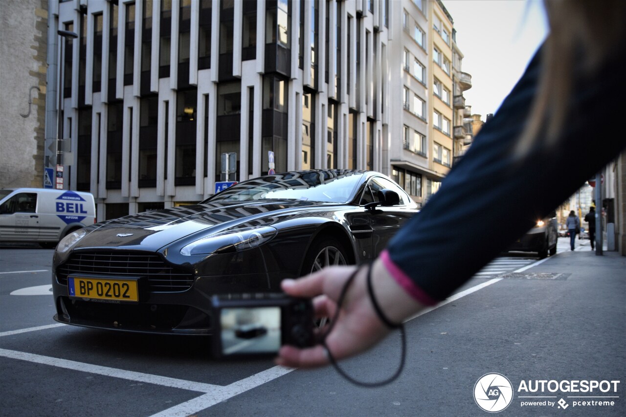 Aston Martin V8 Vantage S