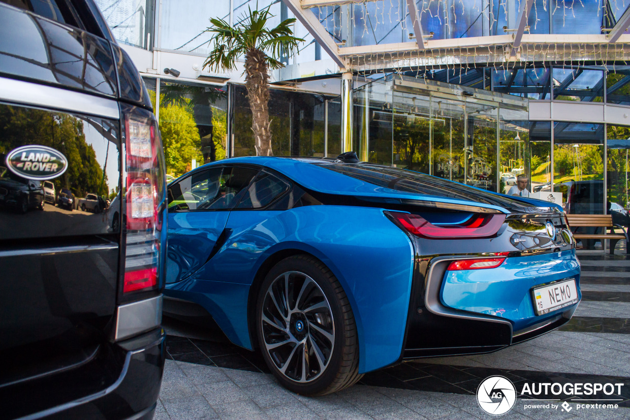 BMW i8