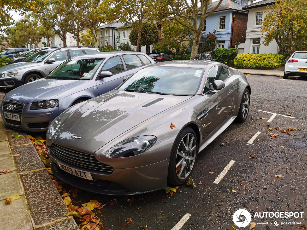 Aston Martin V8 Vantage 2012